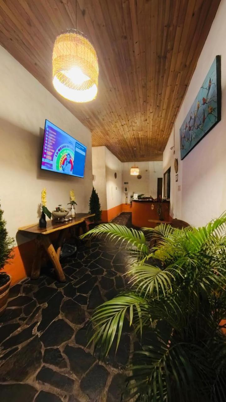 Hotel Alcazar Real Utica Kültér fotó
