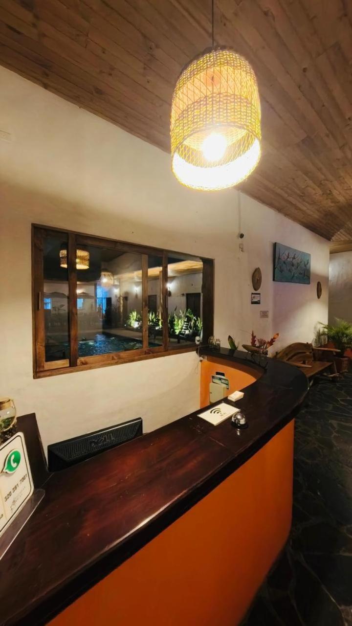 Hotel Alcazar Real Utica Kültér fotó
